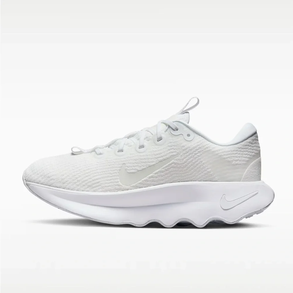 Brand New Nike Motiva “Pure Platinum” Women's Walking Shoes DV1238-106 - Picture 2 of 10